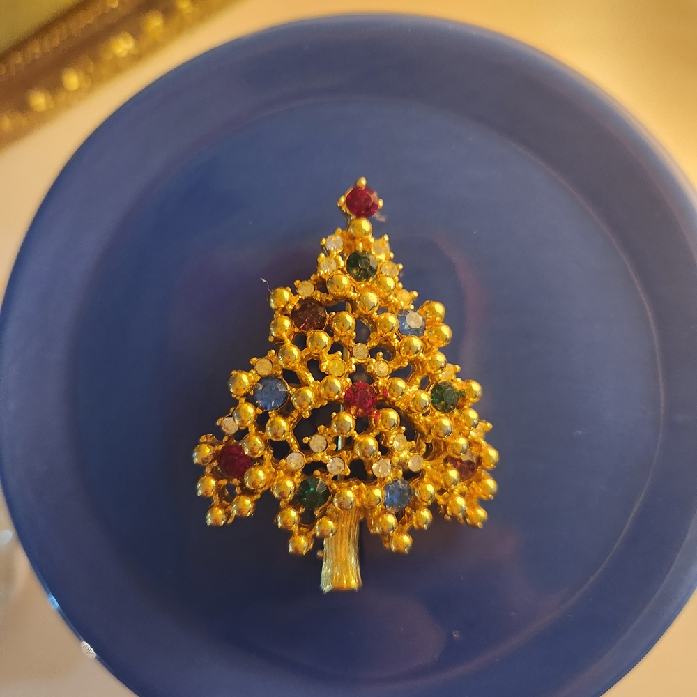 Vintage Eisenberg Ice Christmas tree pin